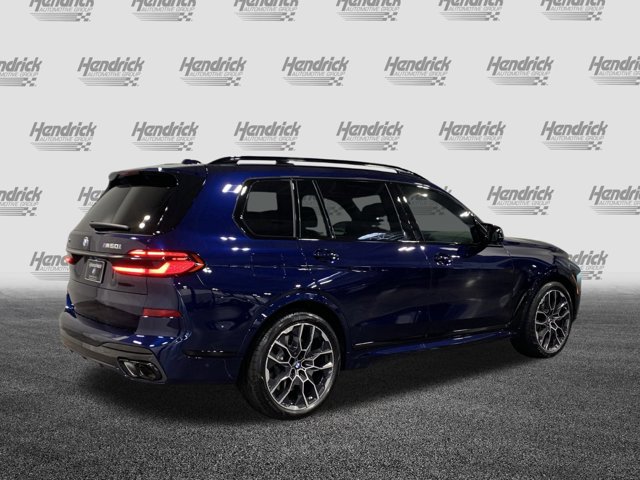 2026 BMW X7 M60i Image 5 of 31