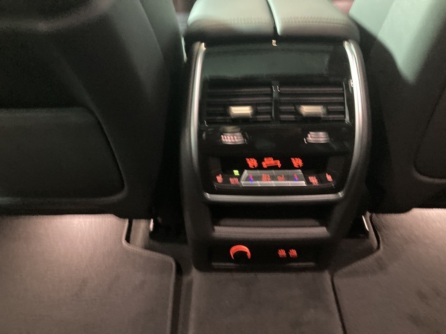 Vehicle image 27 of 40