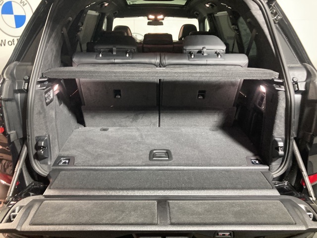 Vehicle image 31 of 40