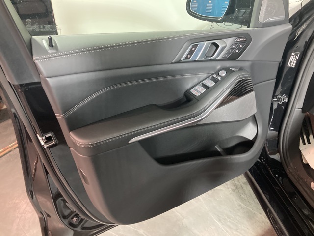 Vehicle image 12 of 40