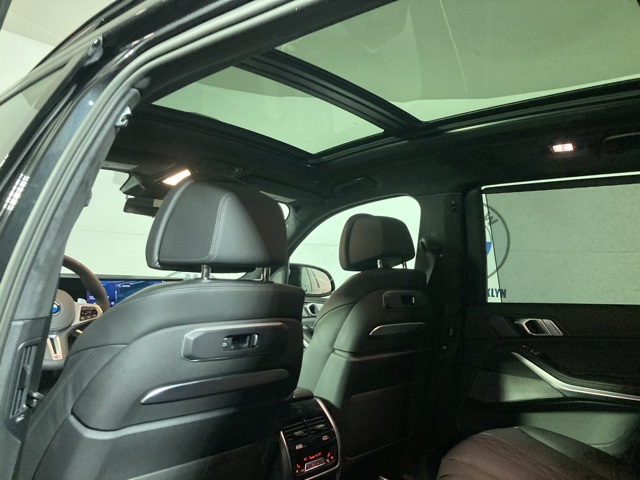Vehicle image 29 of 40