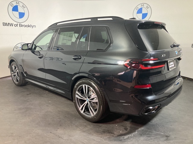 Vehicle image 8 of 40