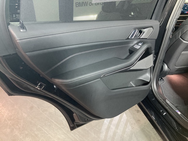 Vehicle image 24 of 40