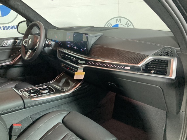 Vehicle image 39 of 40