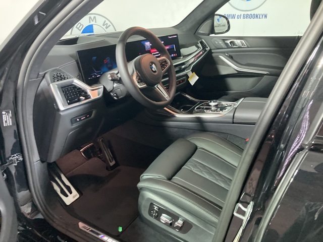 Vehicle image 13 of 40