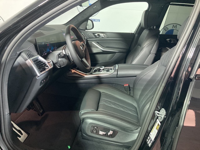 Vehicle image 14 of 40