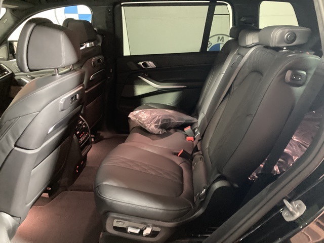 Vehicle image 26 of 40