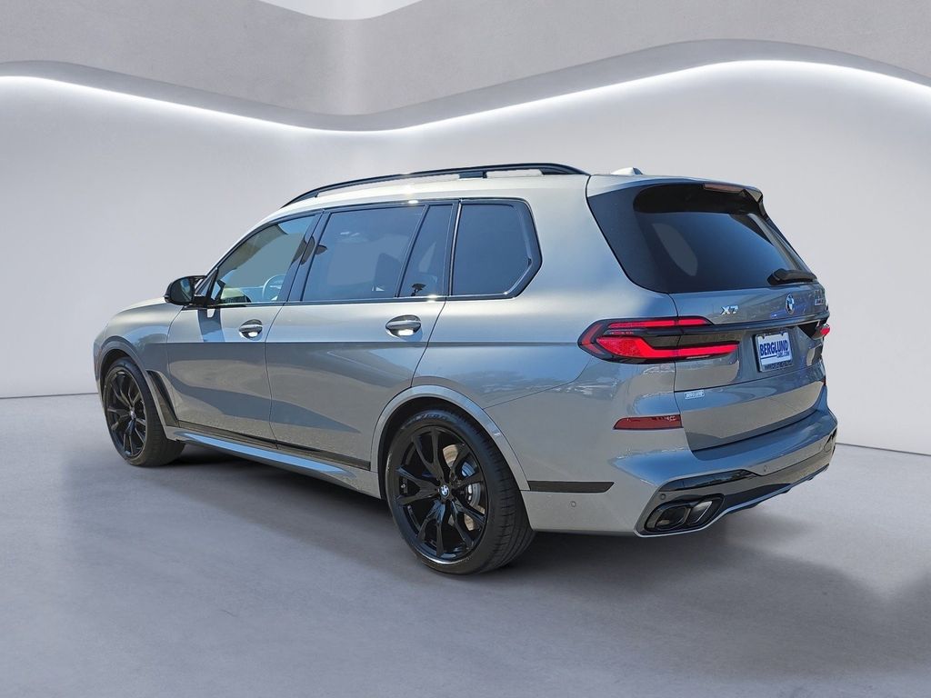 2026 BMW X7 M60i Image 6 of 20
