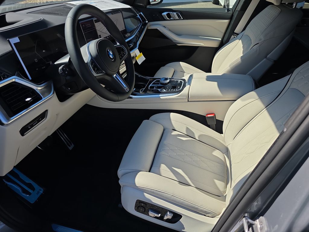 2026 BMW X7 M60i Image 19 of 20
