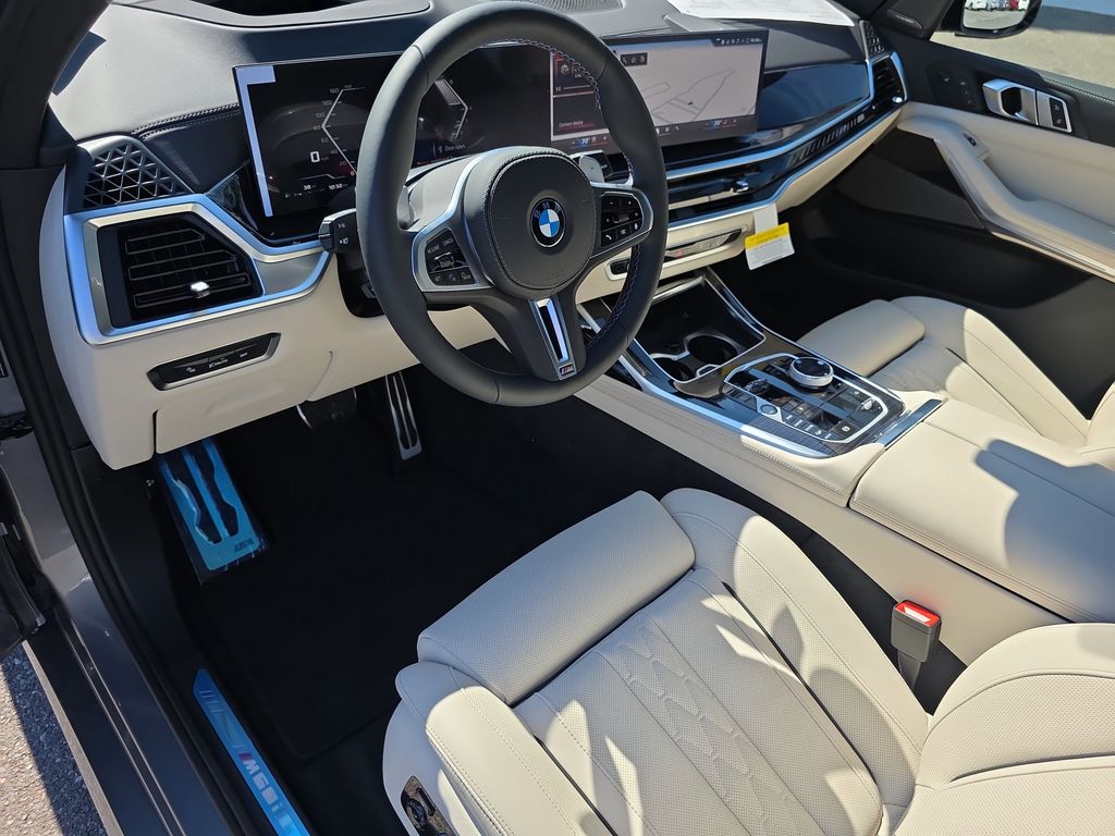 2026 BMW X7 M60i Image 9 of 20