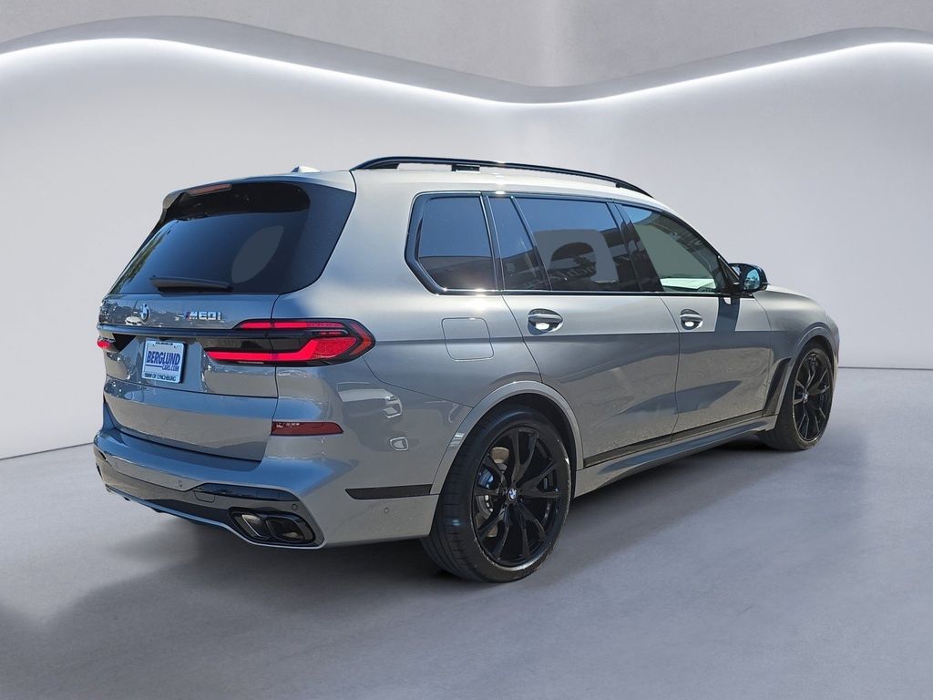 2026 BMW X7 M60i Image 5 of 20