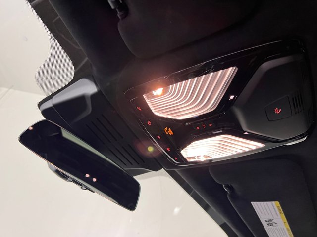 2026 BMW X7 M60i Image 37 of 37