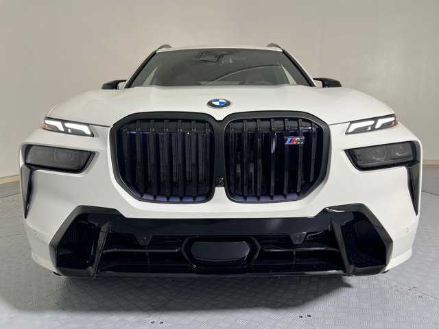 2026 BMW X7 M60i Image 2 of 37