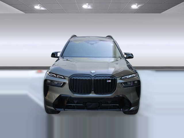 2026 BMW X7 M60i Image 2 of 35