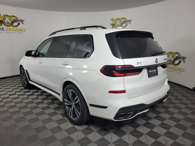 2026 BMW X7 M60i Image 7 of 26