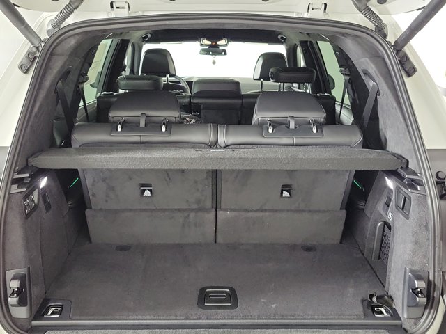 2026 BMW X7 M60i Image 9 of 26