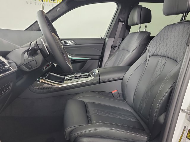 2026 BMW X7 M60i Image 10 of 26