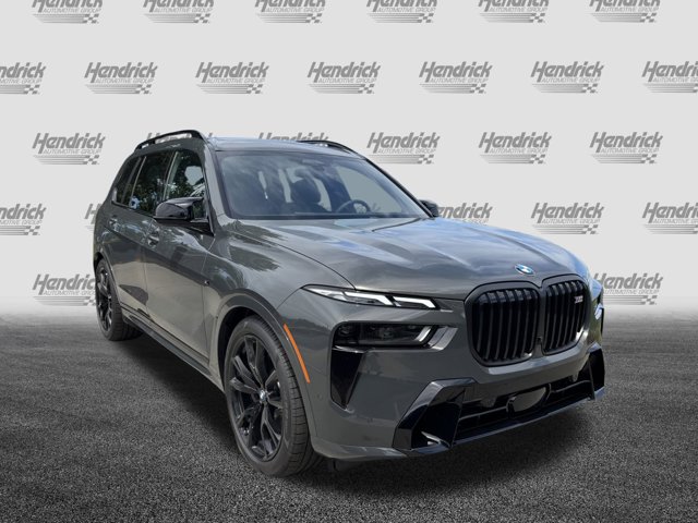 2026 BMW X7 M60i Image 4 of 37