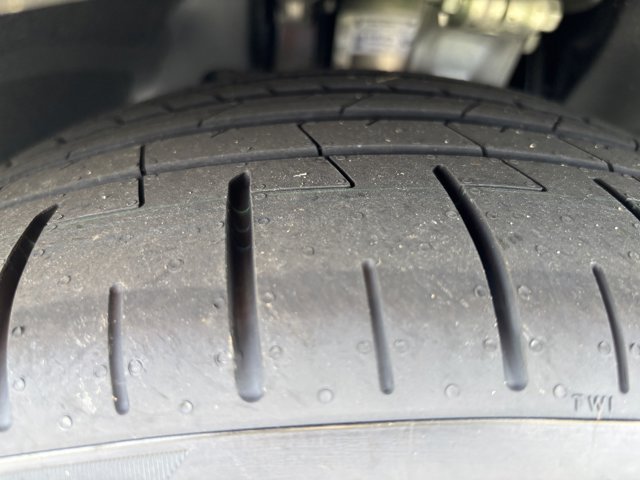 2026 BMW X7 M60i Image 12 of 37