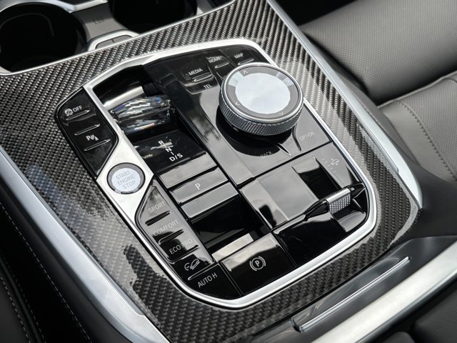 2026 BMW X7 M60i Image 27 of 37