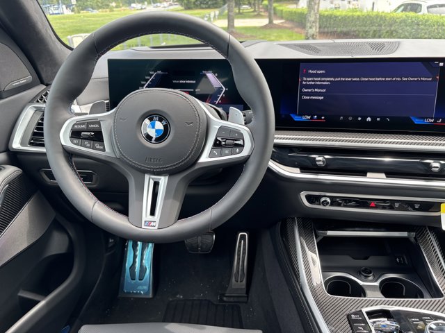 2026 BMW X7 M60i Image 18 of 37