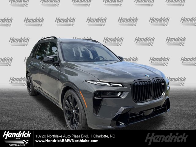 2026 BMW X7 M60i Image 3 of 37