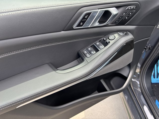 2026 BMW X7 M60i Image 28 of 37