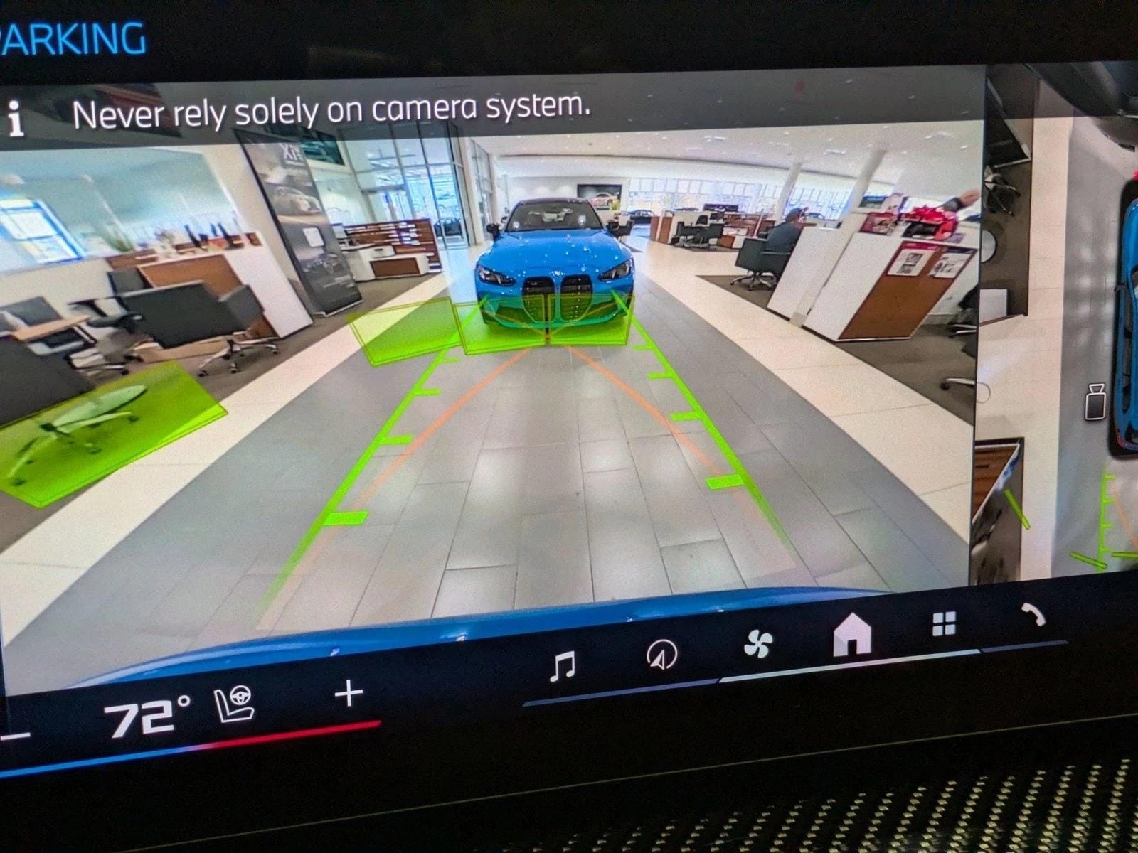 2026 BMW X7 M60i Image 14 of 19