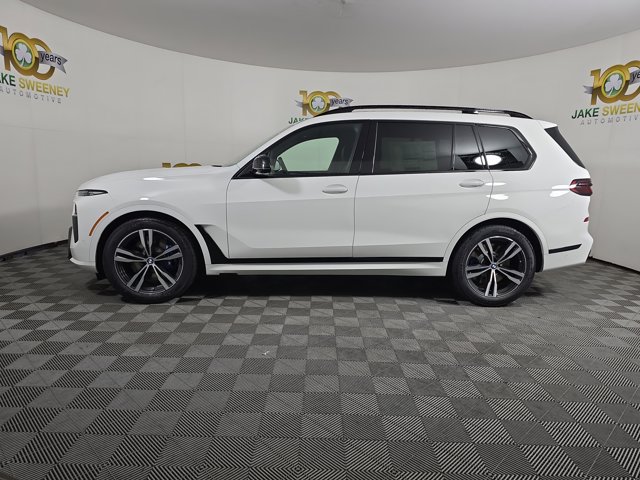 2026 BMW X7 M60i Image 8 of 26