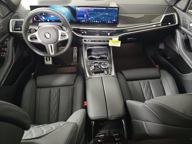 2026 BMW X7 M60i Image 13 of 26