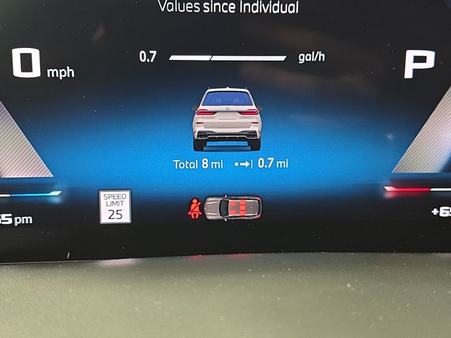 2026 BMW X7 M60i Image 15 of 26