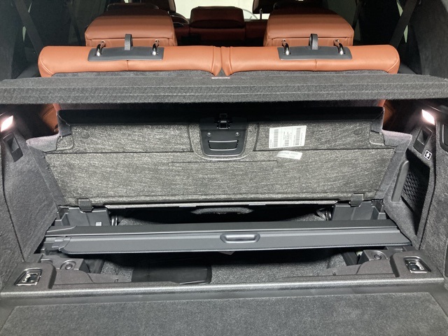 Vehicle image 32 of 40