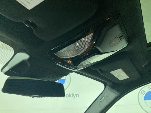Vehicle image 23 of 40