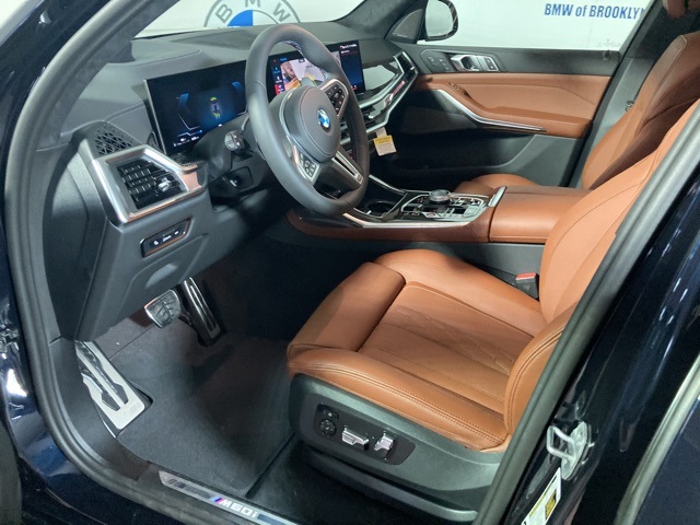 Vehicle image 13 of 40