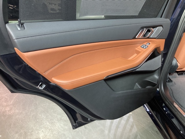 Vehicle image 24 of 40