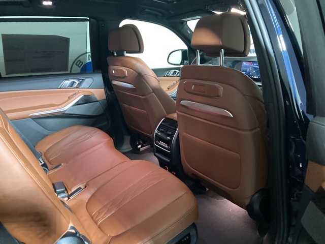 Vehicle image 34 of 40