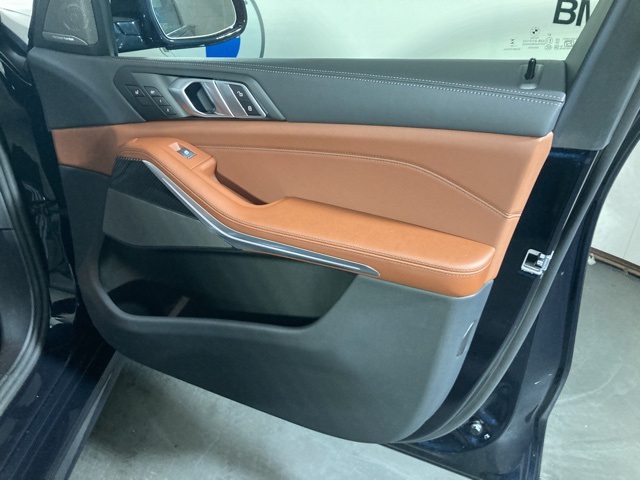 Vehicle image 36 of 40