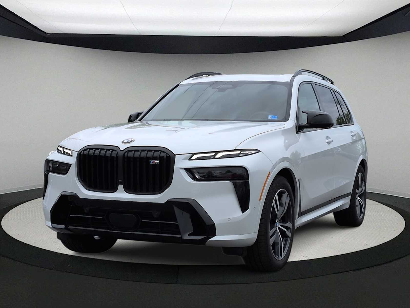 2026 BMW X7 M60i Image 1 of 39