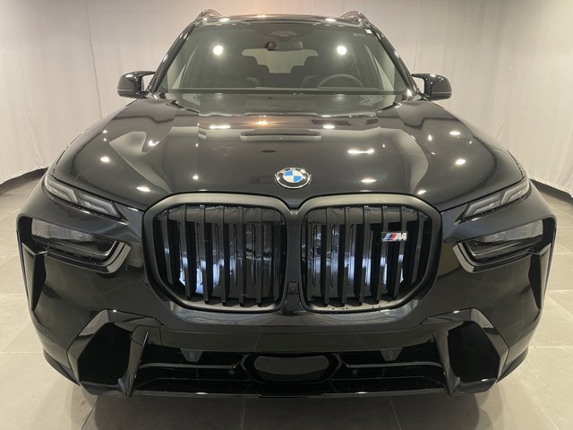 2026 BMW X7 M60i Image 2 of 8