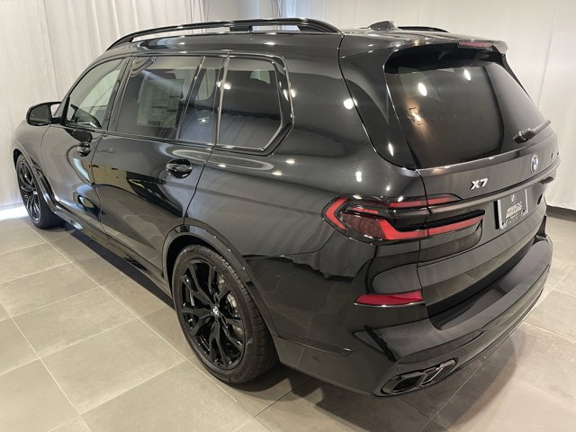 2026 BMW X7 M60i Image 6 of 8