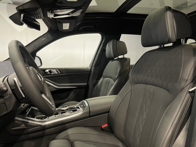 2026 BMW X7 M60i Image 7 of 8