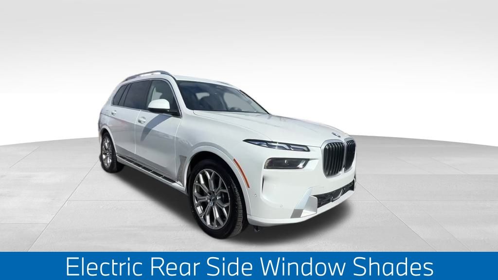 2026 BMW X7 xDrive40i Image 3 of 28