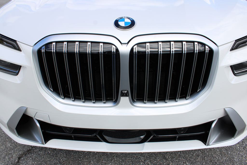 2026 BMW X7 xDrive40i Image 41 of 56
