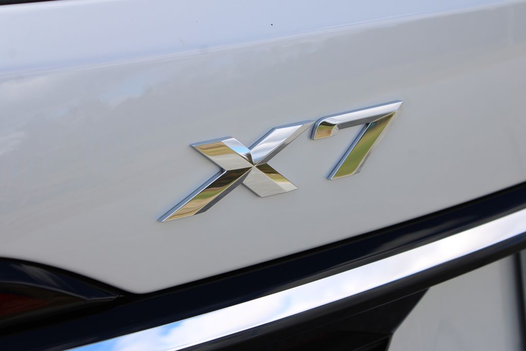 2026 BMW X7 xDrive40i Image 48 of 56