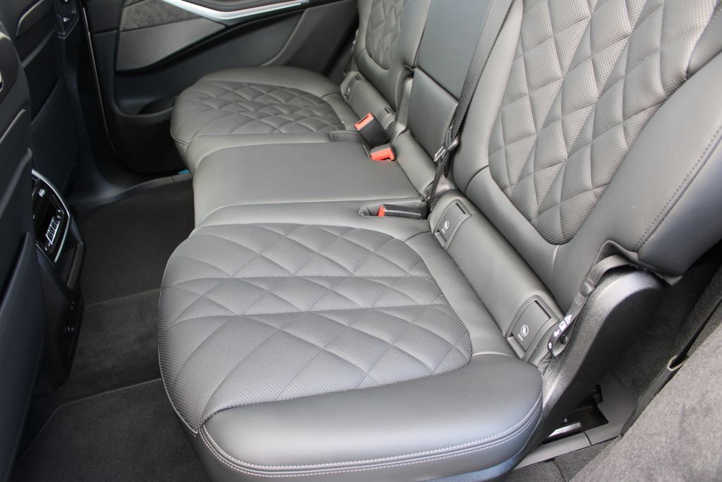 2026 BMW X7 xDrive40i Image 20 of 56