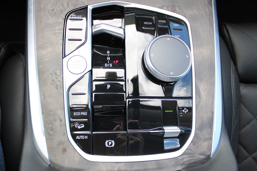 2026 BMW X7 xDrive40i Image 35 of 56