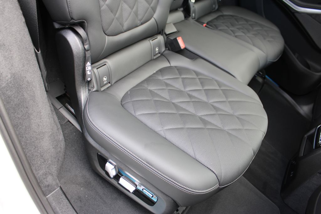 2026 BMW X7 xDrive40i Image 21 of 56