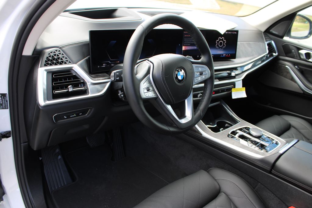 2026 BMW X7 xDrive40i Image 26 of 56