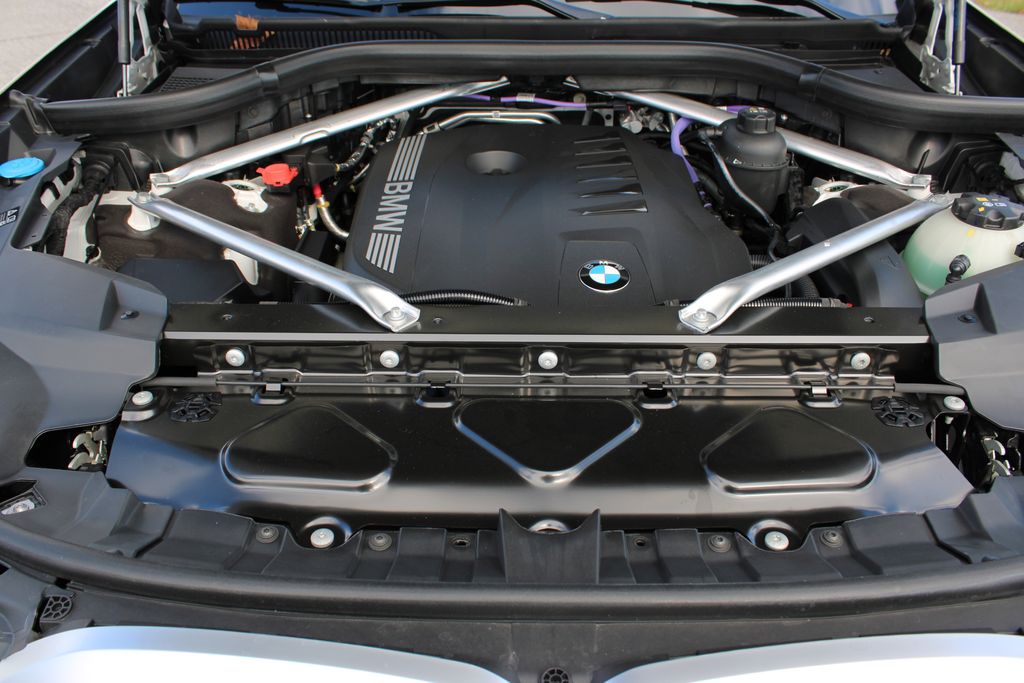 2026 BMW X7 xDrive40i Image 11 of 56