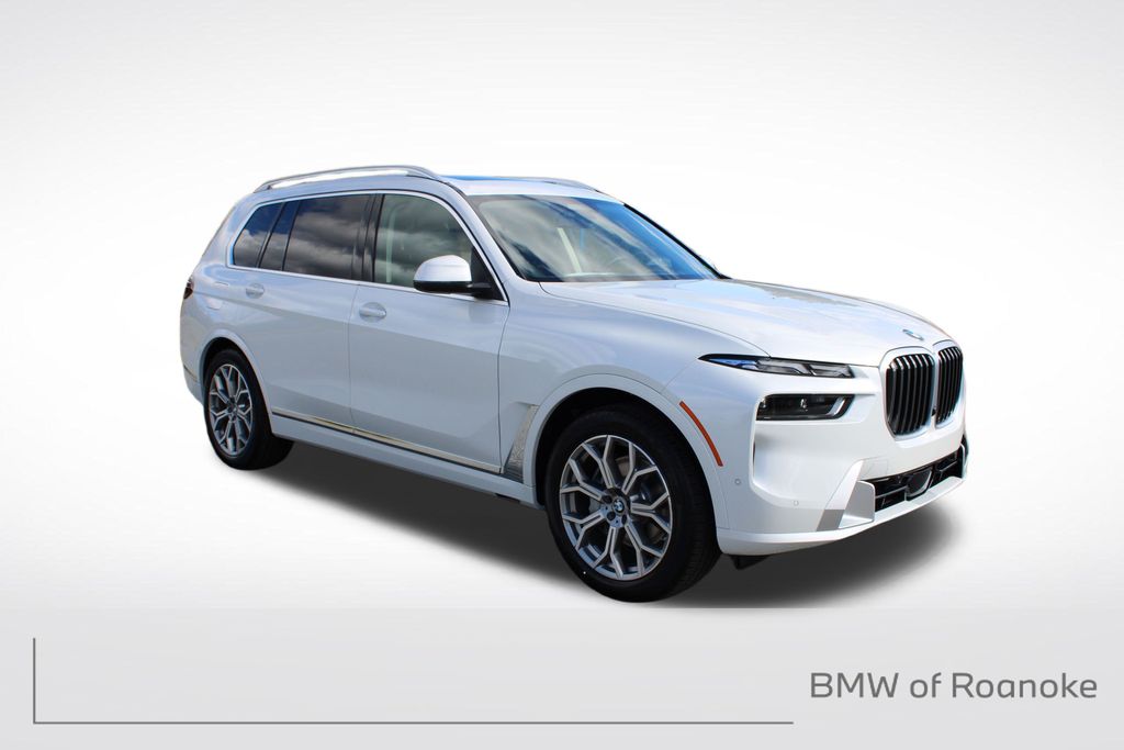 2026 BMW X7 xDrive40i Image 3 of 56